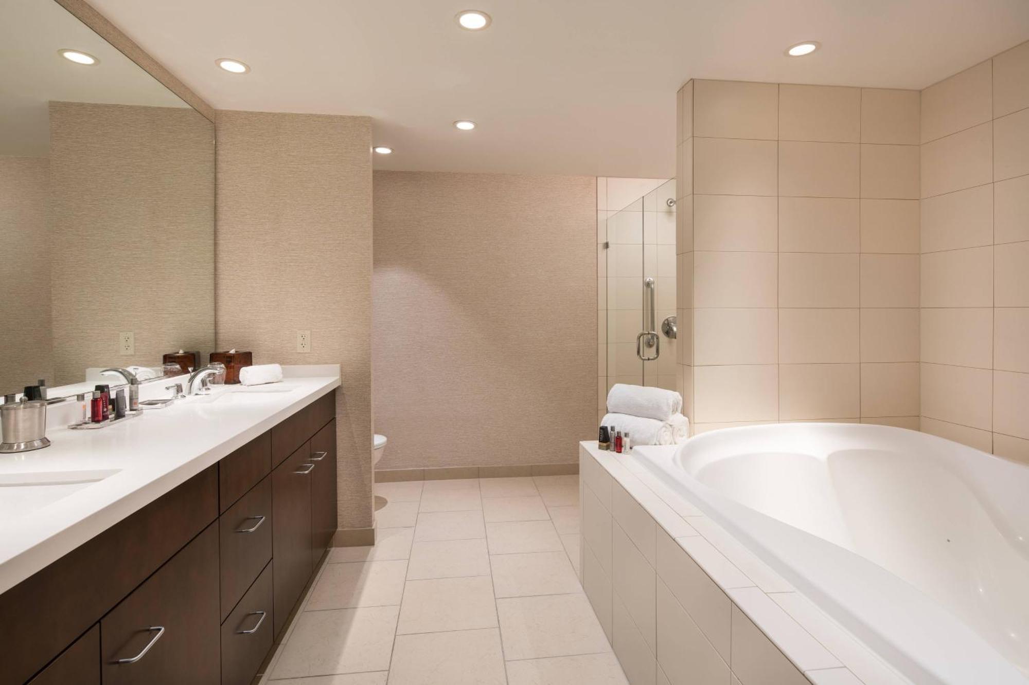 Chicago Marriott Нэпервилл Экстерьер фото